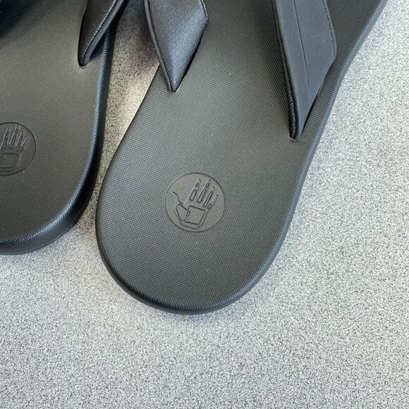 NWOB Body Glove Women's US 10 Flip Flops Thong  Black Sandals - Picture 2 of 5